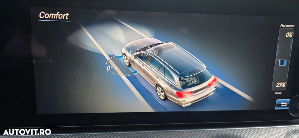 Mercedes-Benz E 220 d 4Matic 9G-TRONIC AMG Line - 34