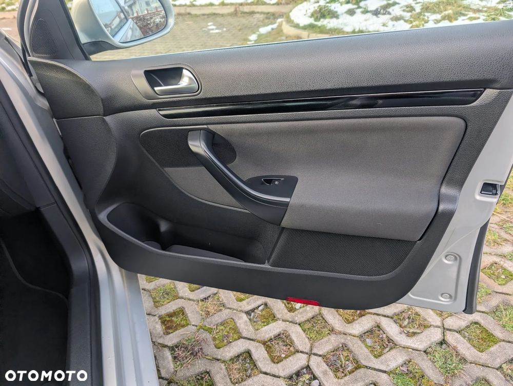 Volkswagen Golf 1.4 TSI United - 27