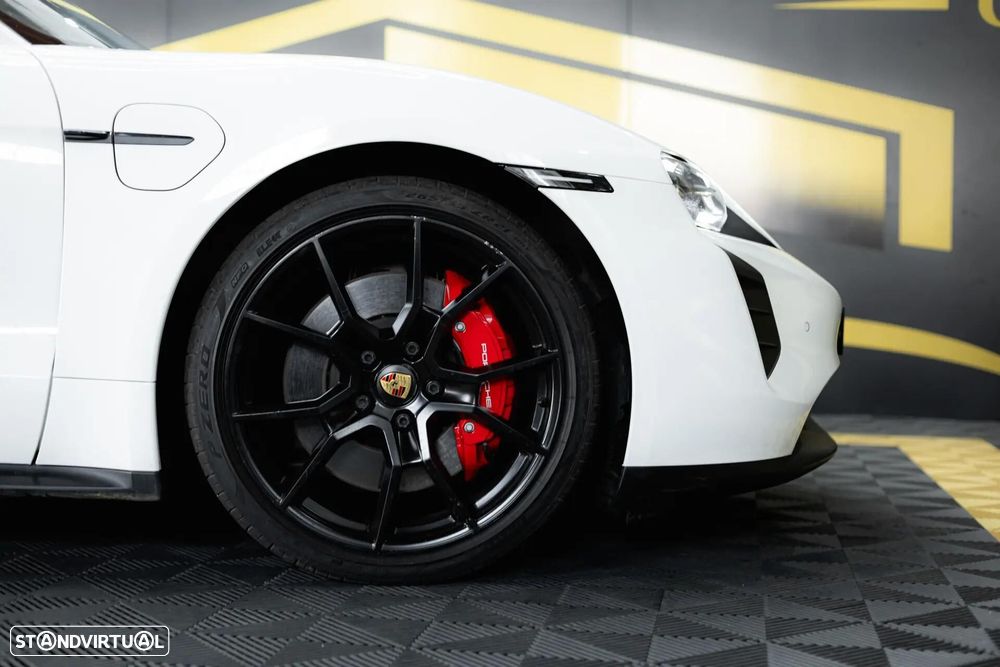 Porsche Taycan GTS - 13