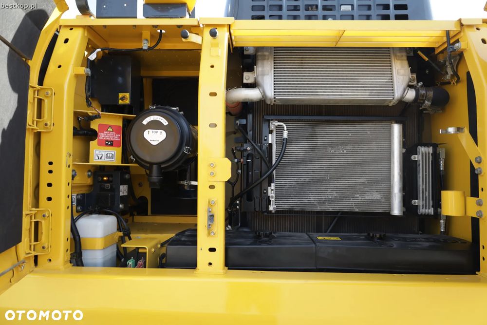Komatsu PC210LC-11 - 32