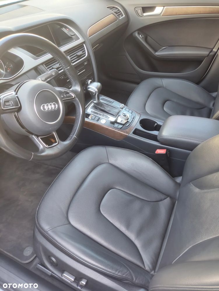 Audi A4 Limousine - 5