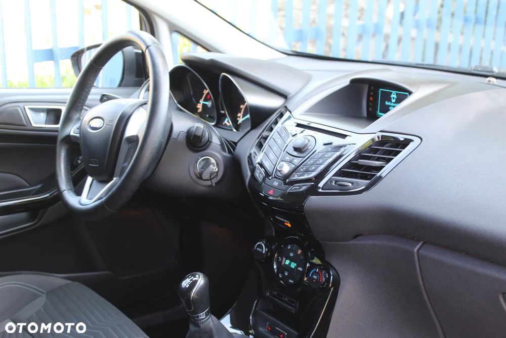 Ford Fiesta 1.0 EcoBoost Titanium - 27