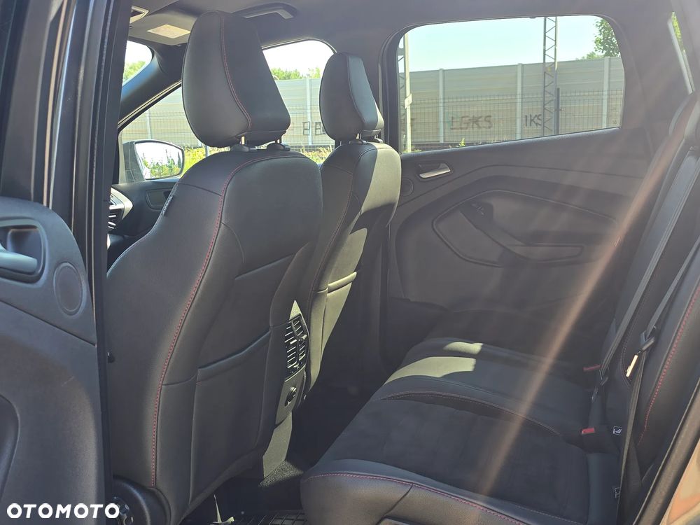 Ford Kuga 2.0 TDCi 4x4 ST-Line - 14