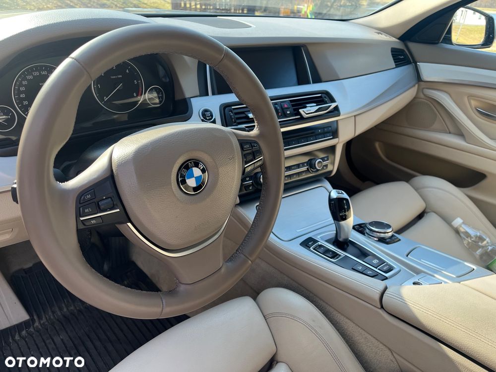 BMW Seria 5 520d xDrive - 30