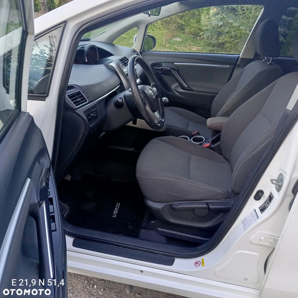 Toyota Verso 2.0 D-4D 5-Sitzer Executive - 16