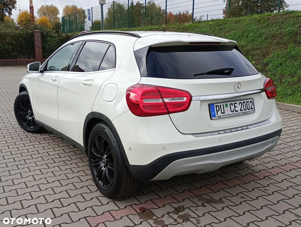 Mercedes-Benz GLA 200 UrbanStyle Edition - 3