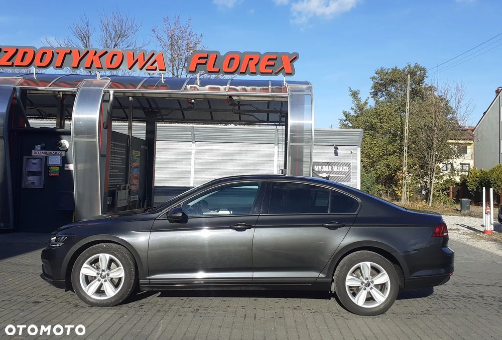 Volkswagen Passat - 2