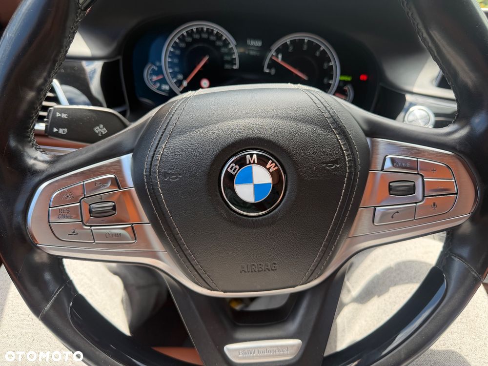 BMW Seria 7 750Li xDrive - 15