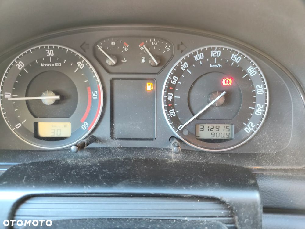 Skoda Superb 2.0 TDI DPF Classic - 5