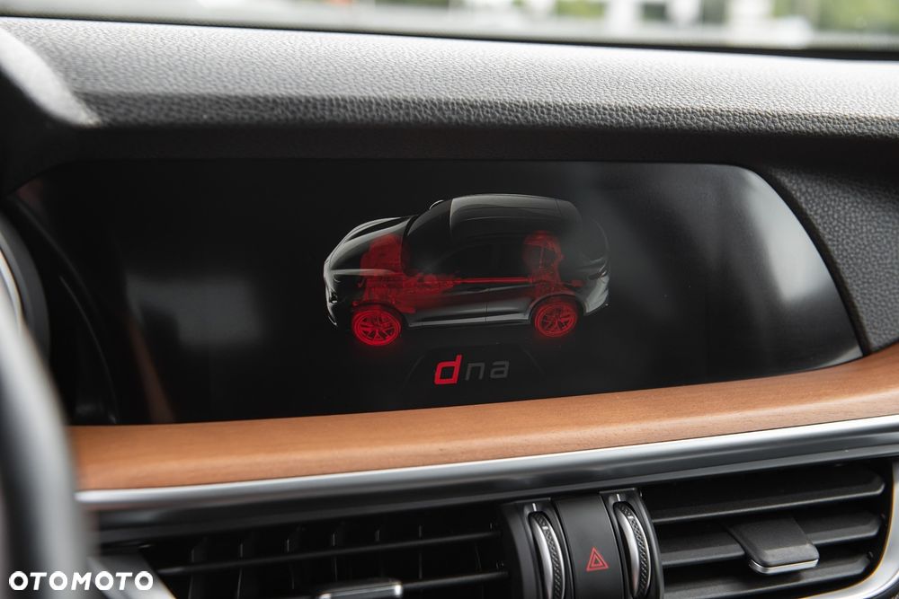 Alfa Romeo Stelvio - 27