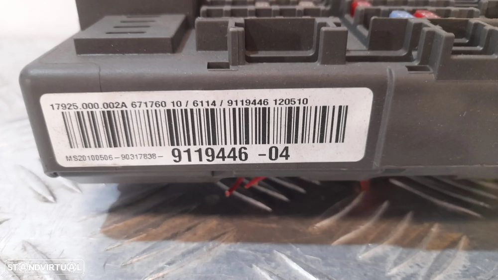 CAIXA FUSIVEIS FICHAS RELE BMW SERIE 1 E82 COUPE 61149119446 9119446 SERIE 1 E81 E87 E88 CABRIO X1 E84 SERIE 3 E90 E91 E92 COUPE E93 CABRIO X3 F25 Z4 E89 TAMPA CAIXA FUSIVEIS PAINEL COMANDO CONTROLO - 8
