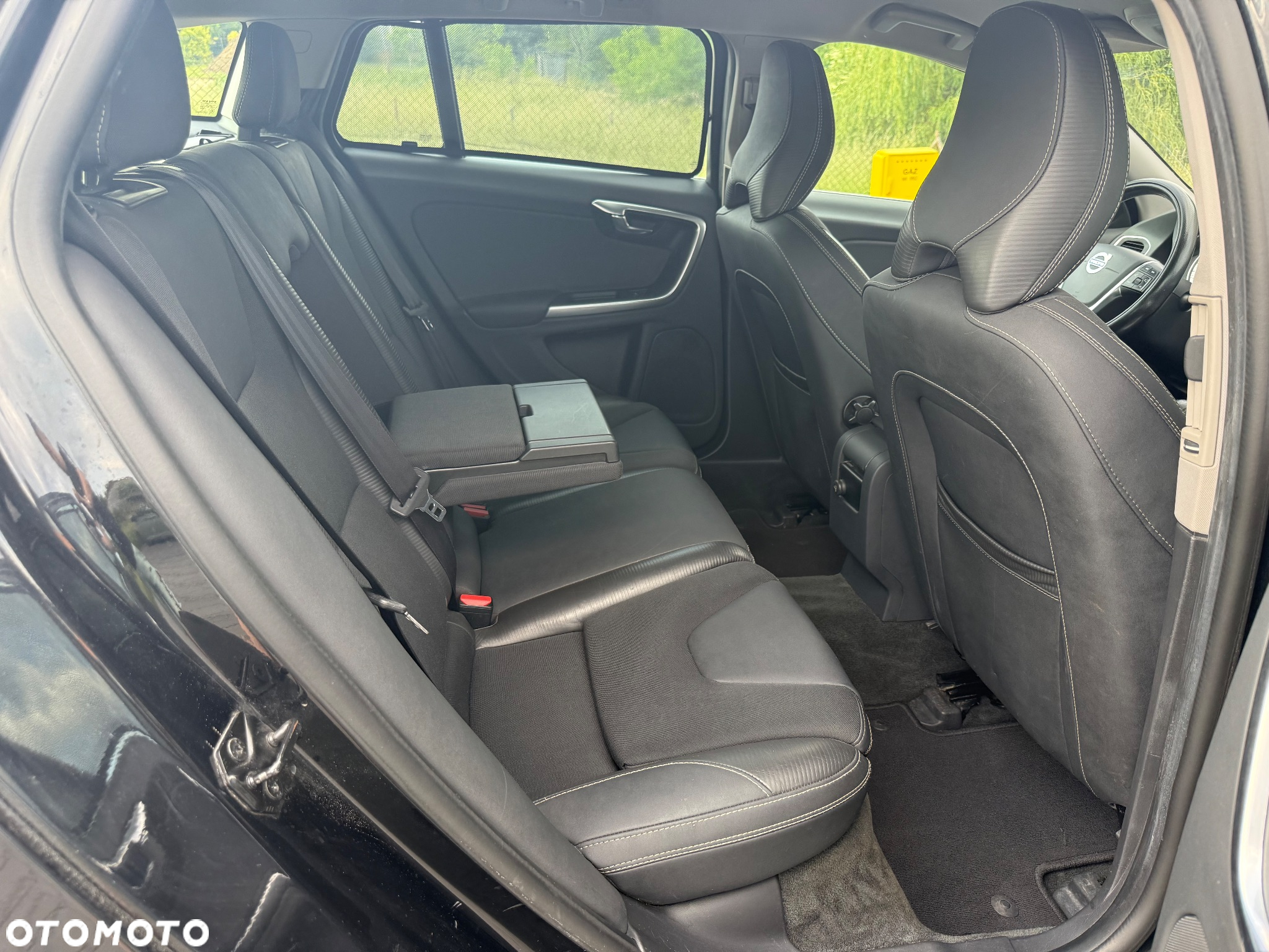 Volvo V60 T3 R-Design Kinetic - 16