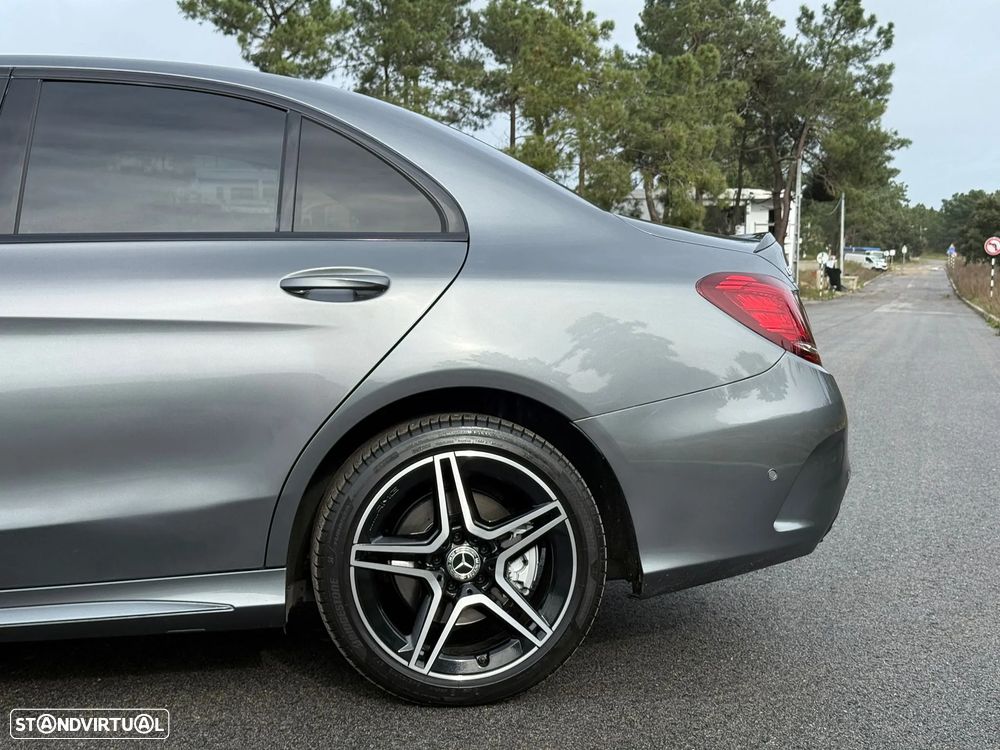 Mercedes-Benz C 300 de AMG Line - 18