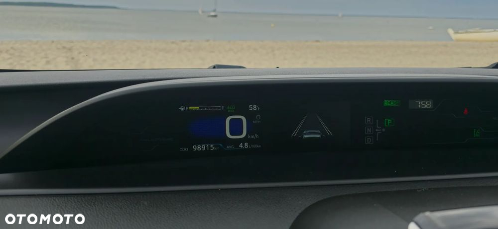 Toyota Prius Plug-in 1.8 Hybrid Executive - 8