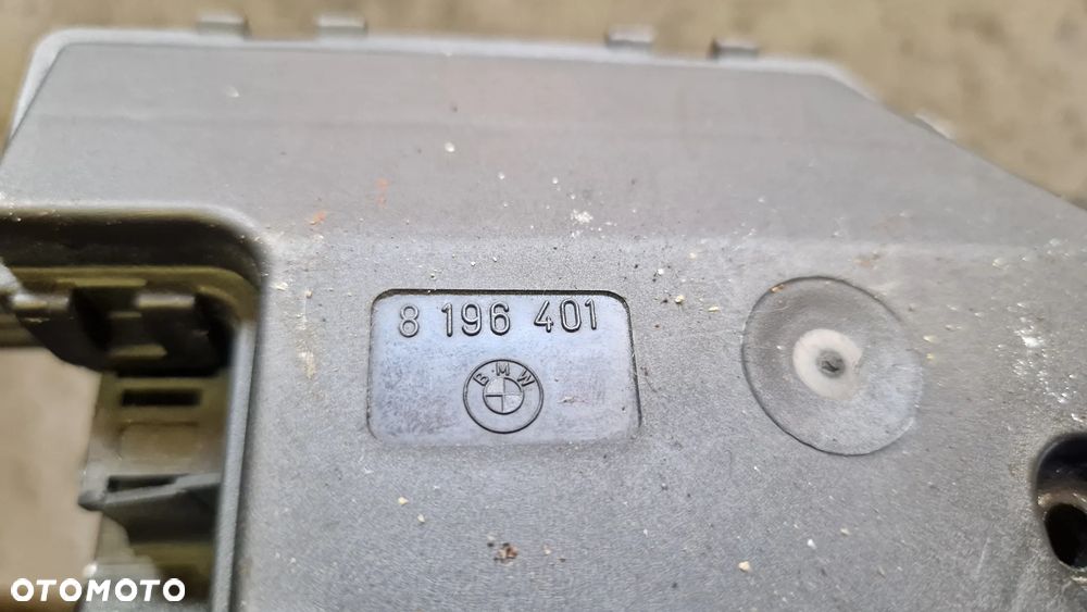 BMW E46 SEDAN ZAMEK KLAPY BAGAŻNIKA 8196401 - 2
