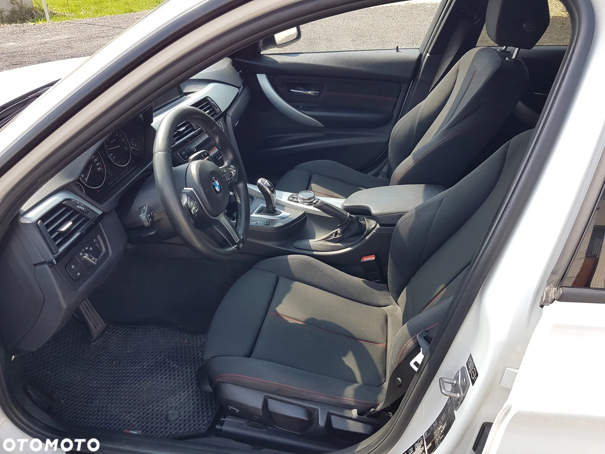 BMW Seria 3 330d Touring xDrive Sport-Aut Sport Line - 16