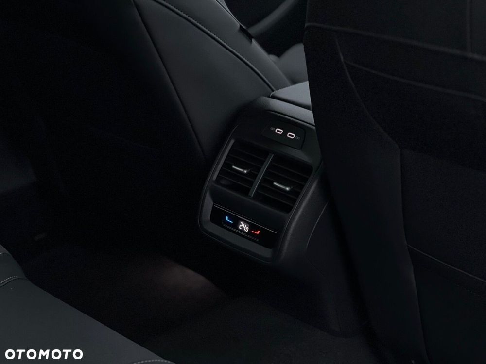 Volkswagen Passat - 21