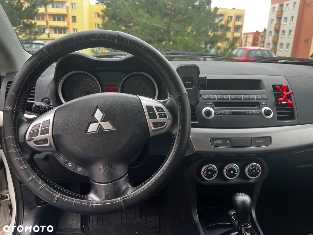 Mitsubishi Lancer 1.8 Invite - 12