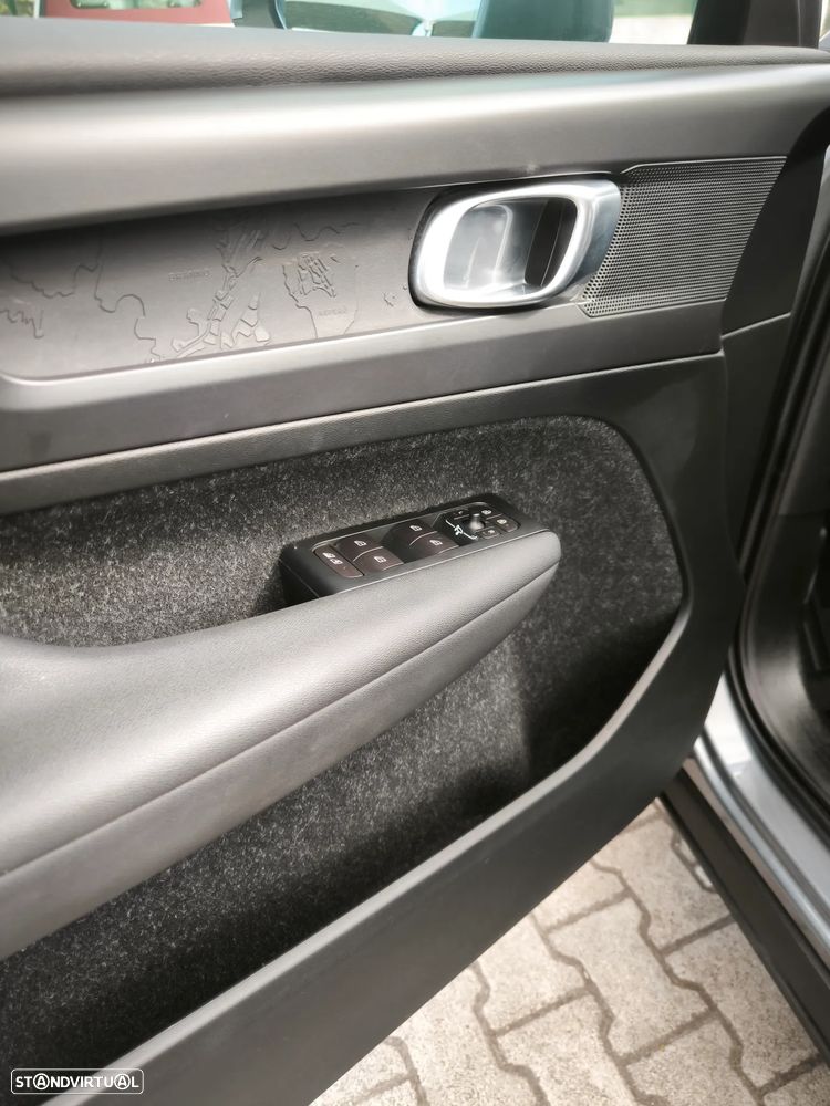 Volvo XC 40 1.5 T3 Tech Edition - 18