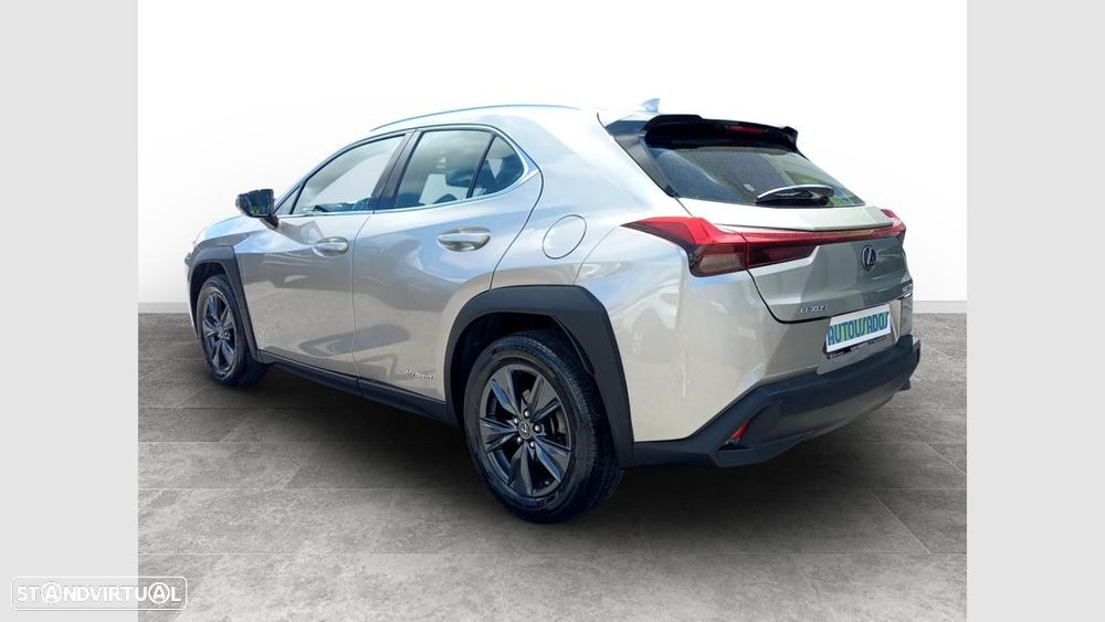 Lexus UX 250h Executive - 3
