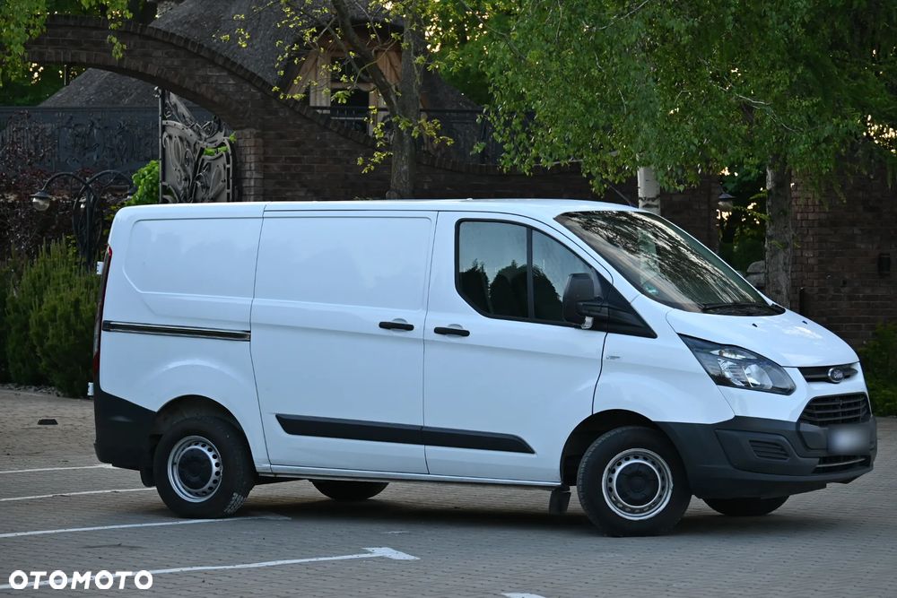 Ford TRANSIT CUSTOM - 8