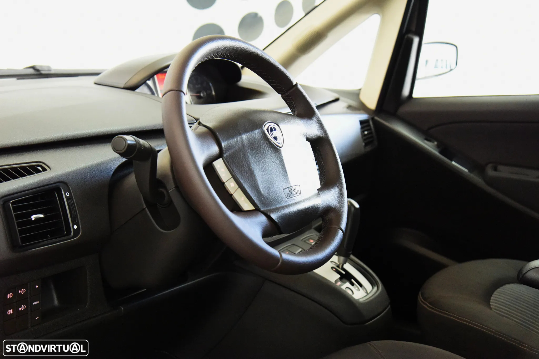 Lancia Musa 1.3 16V M-jet Platino - 14