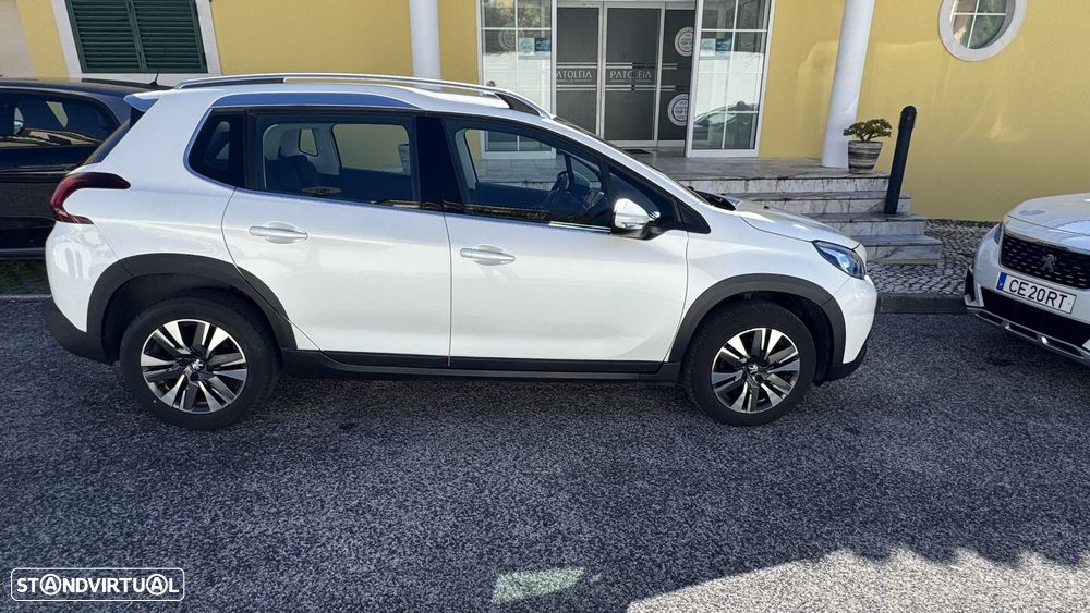 Peugeot 2008 1.2 PureTech Allure EAT6 - 7