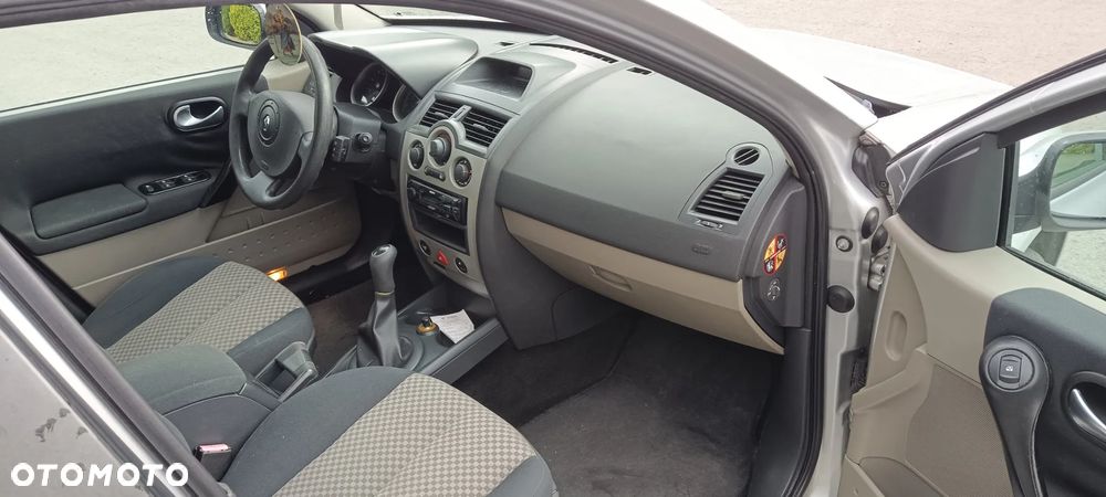 Renault Megane 1.6 Authentique - 5
