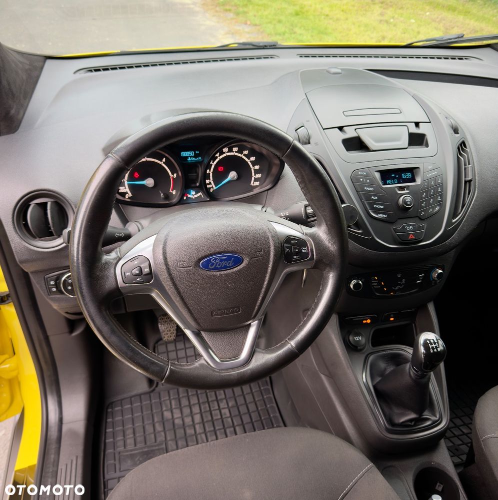 Ford Transit Courier - 8