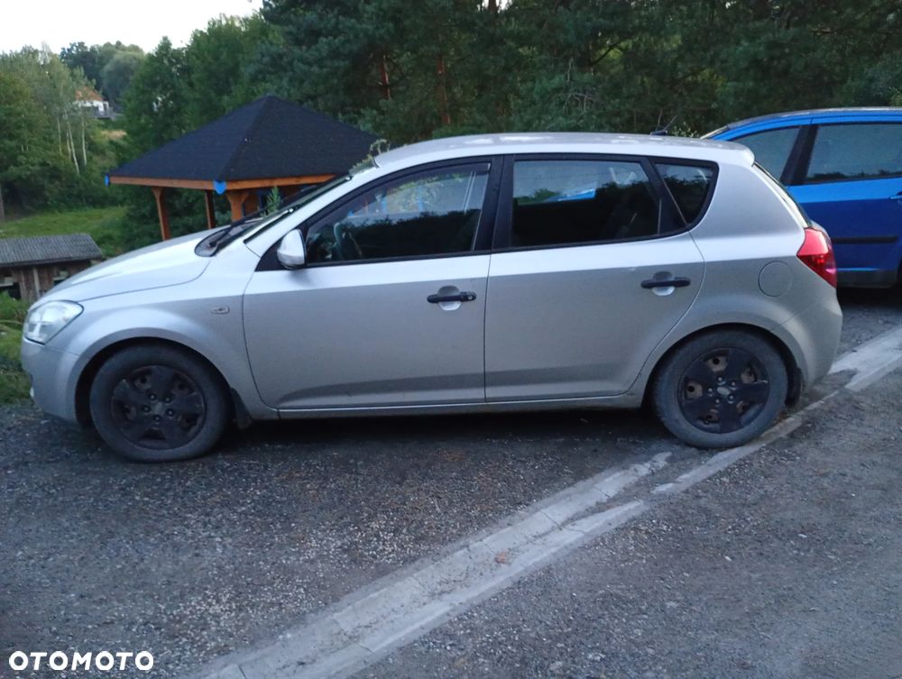 Kia Ceed 2008 photo 2
