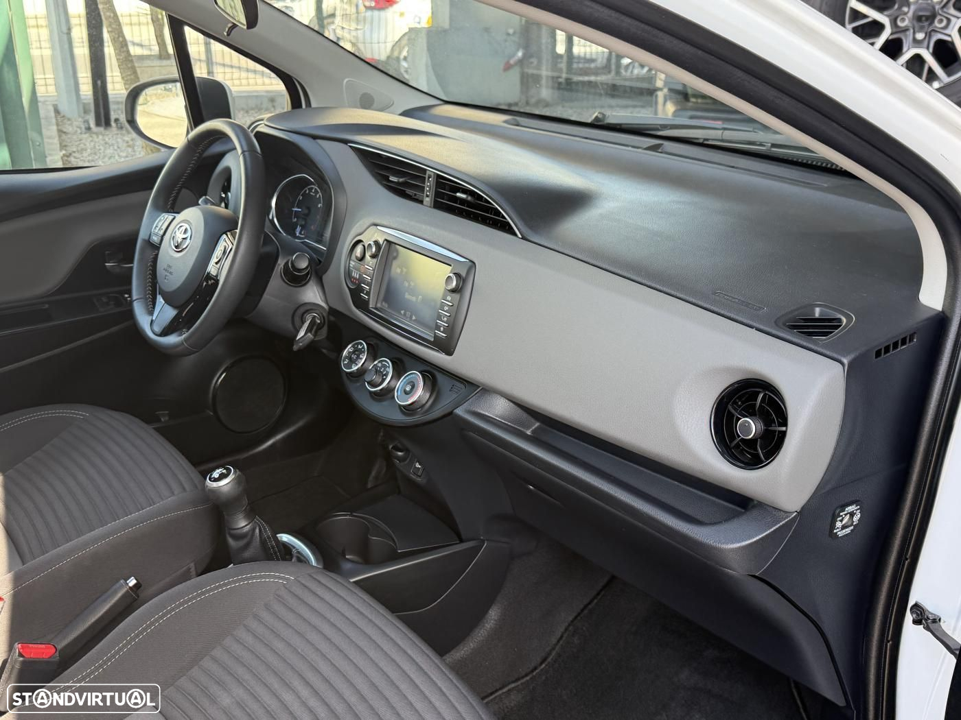 Toyota Yaris 1.0 VVT-i Comfort Plus - 30