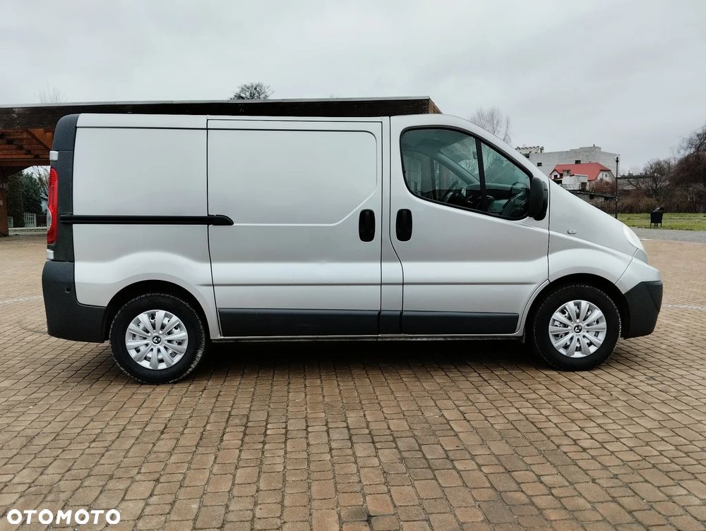 Renault Trafic 2.0 115 KM !!! KLIMA ! SPROWADZONY/ZAREJESTROWANY !!! ŁADNY I ZADBANY !!!Nie Vivaro - 11