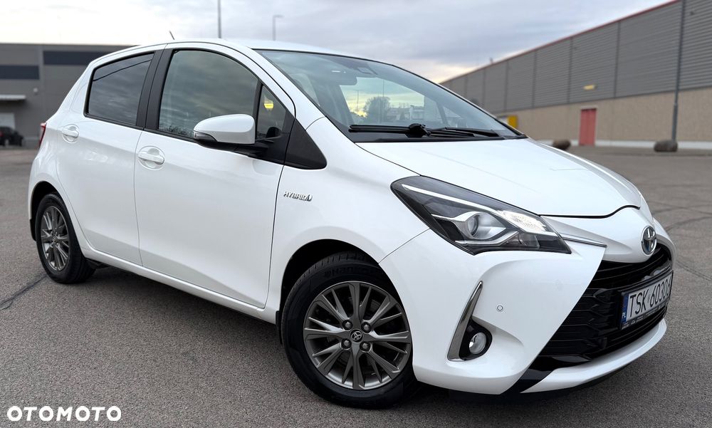 Toyota Yaris Hybrid 100 Premium - 9
