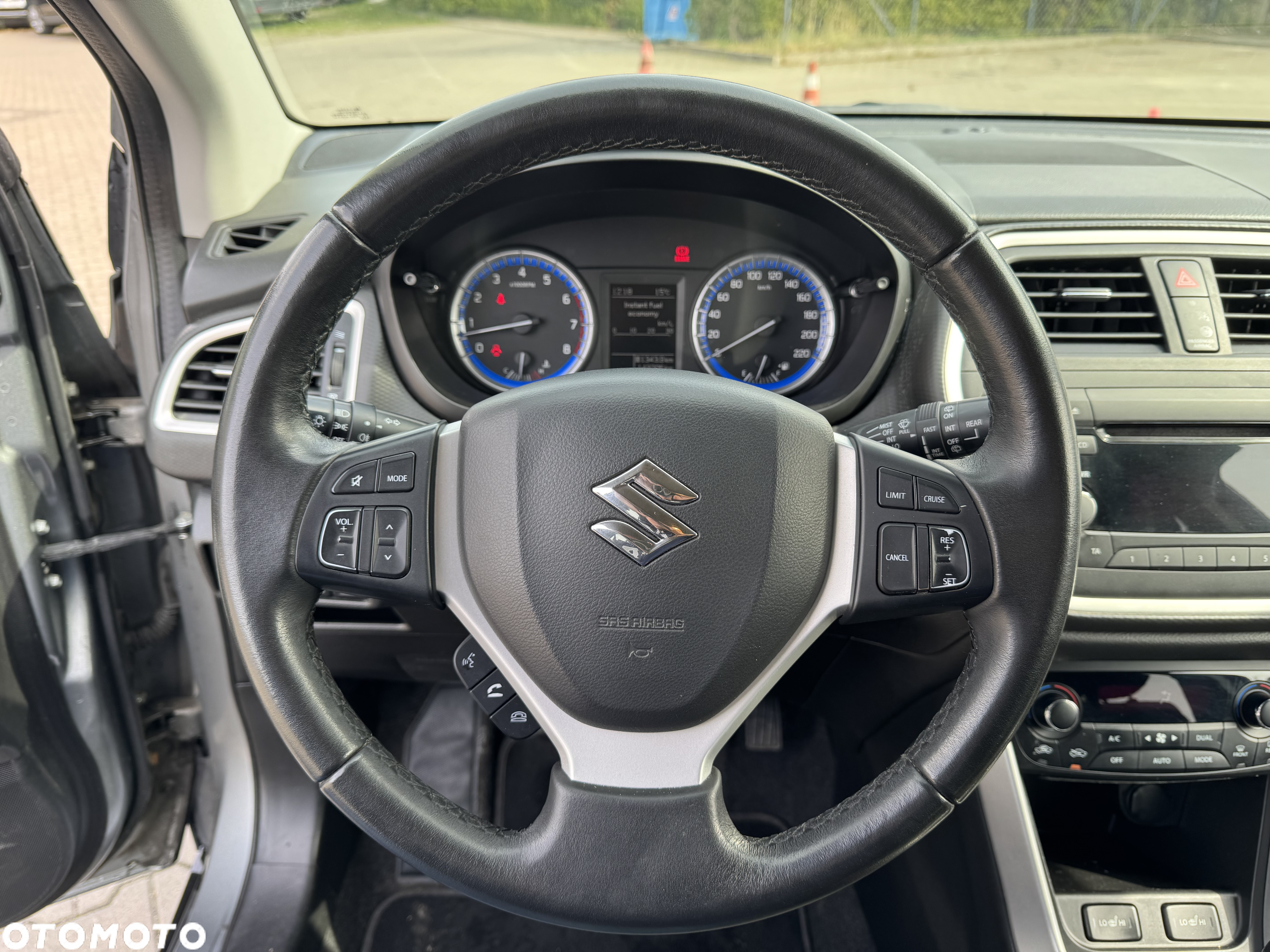 Suzuki SX4 S-Cross 1.6 Comfort - 24