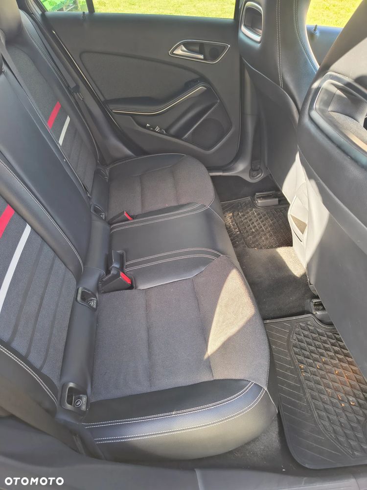 Mercedes-Benz Klasa A 180 (BlueEFFICIENCY) - 7