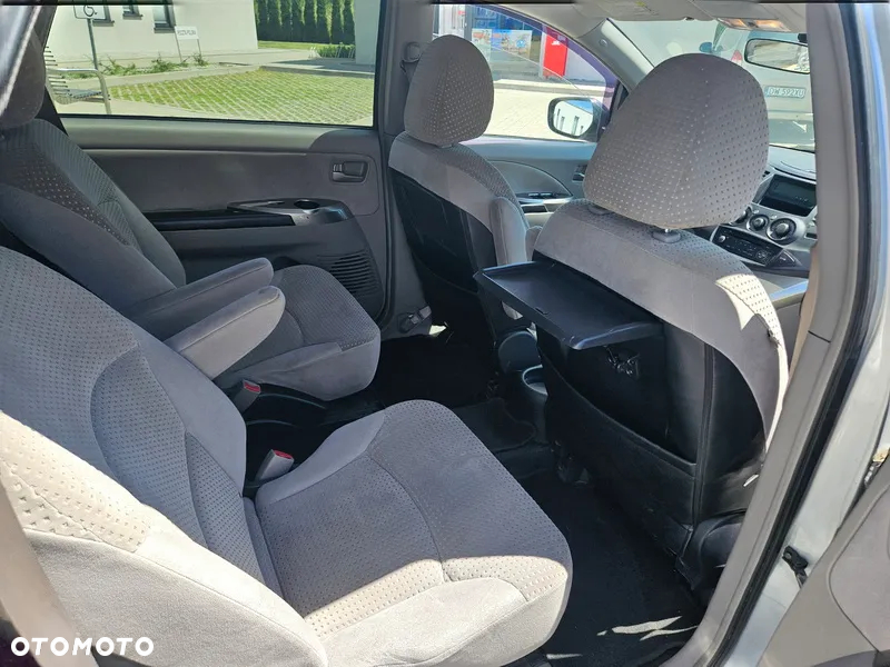 Mitsubishi Grandis - 22