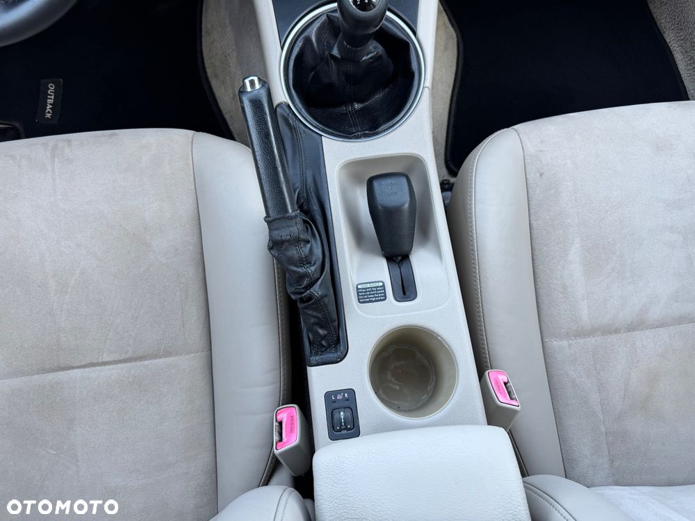 Subaru Outback Legacy 2.5RC NAV - 17