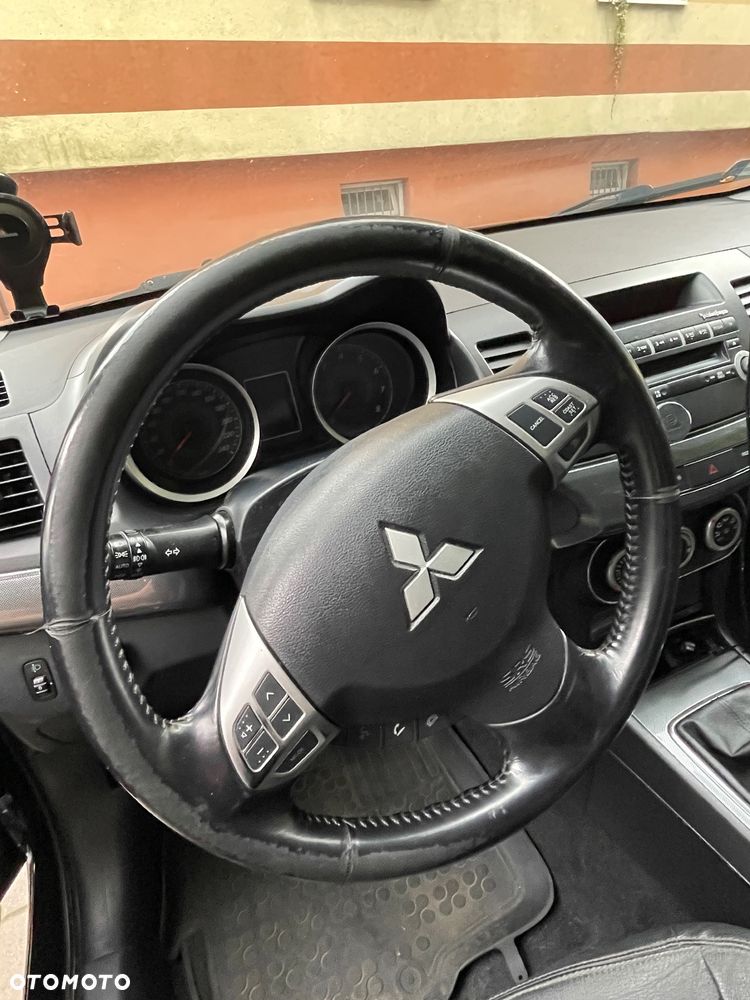 Mitsubishi Lancer - 12