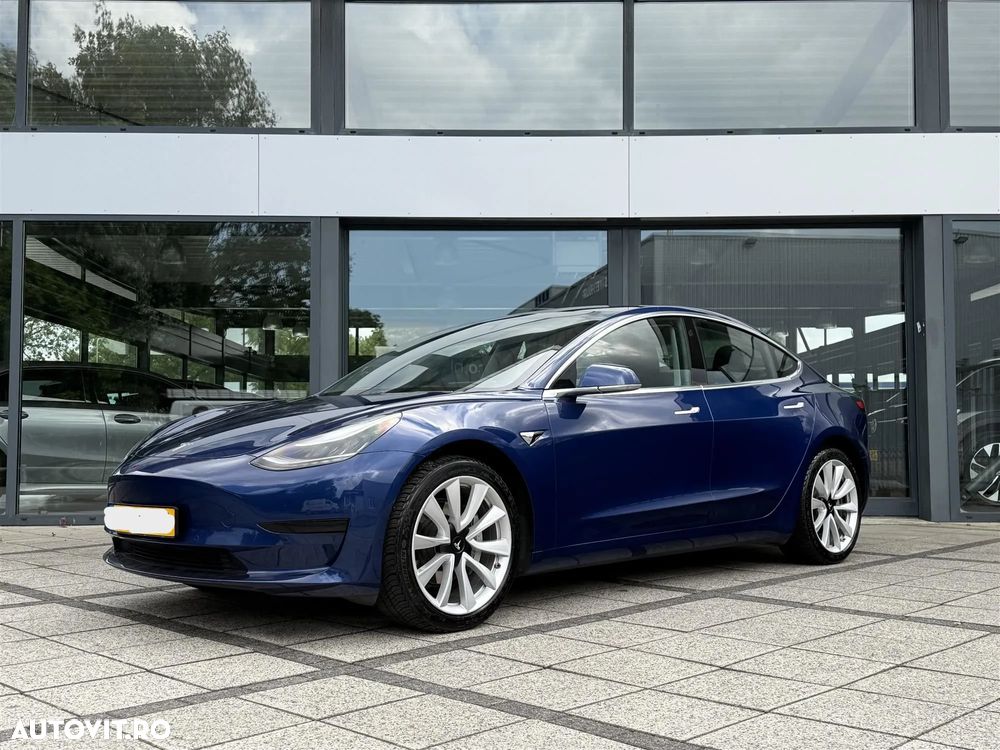 Tesla Model 3 Standard Reichweite Plus Hinterradantrieb - 3
