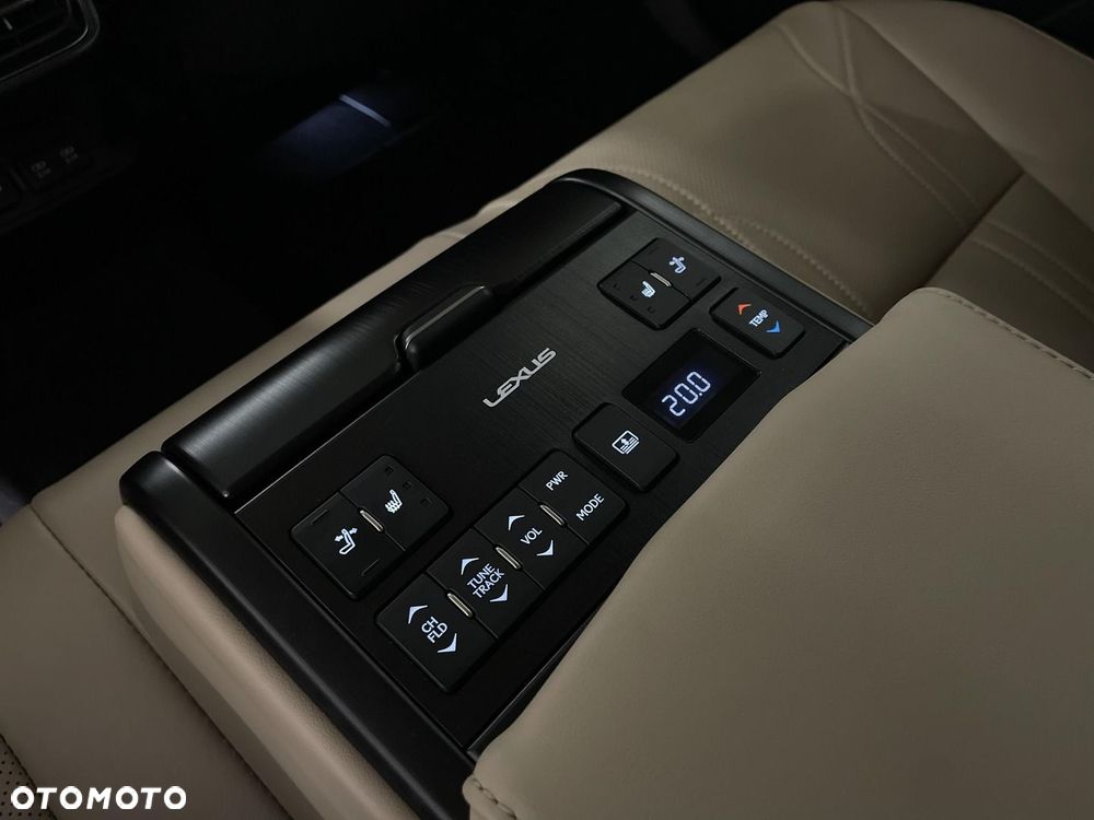 Lexus ES 300h Omotenashi - 31