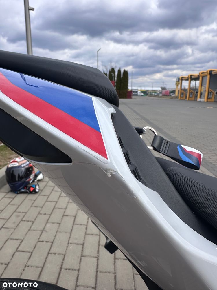 BMW S - 7
