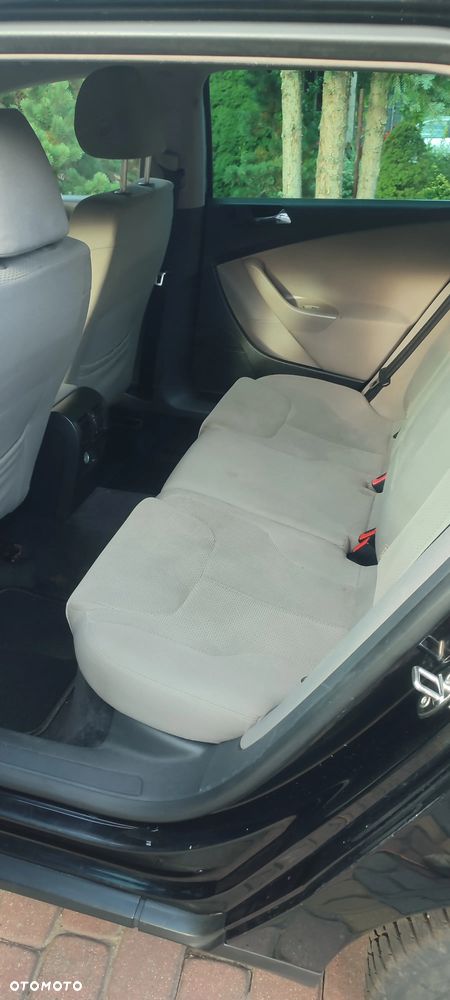 Volkswagen Passat 1.6 FSI Automatik Comfortline - 22