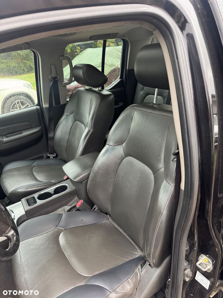 Nissan Navara 3.0 D V6 - 12