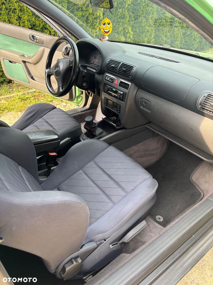 Audi A3 3-drzwiowe 1.8 Ambiente - 11