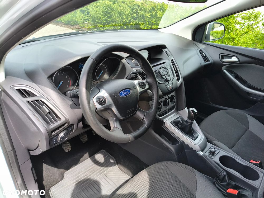 Ford Focus 1.6 Ambiente - 17