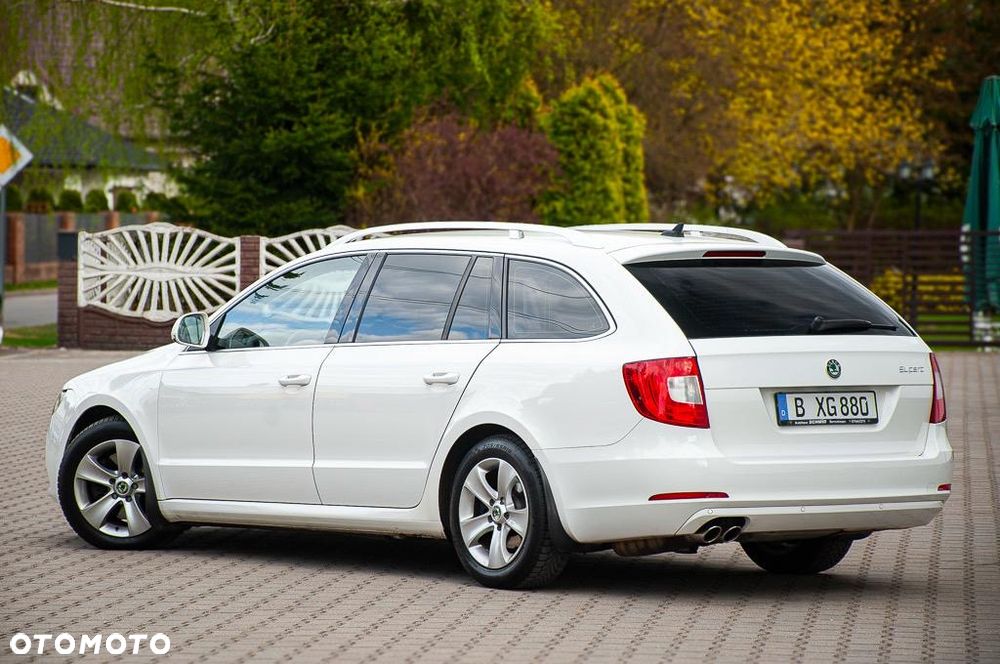 Skoda Superb 2.0 TDI DSG Ambition - 6