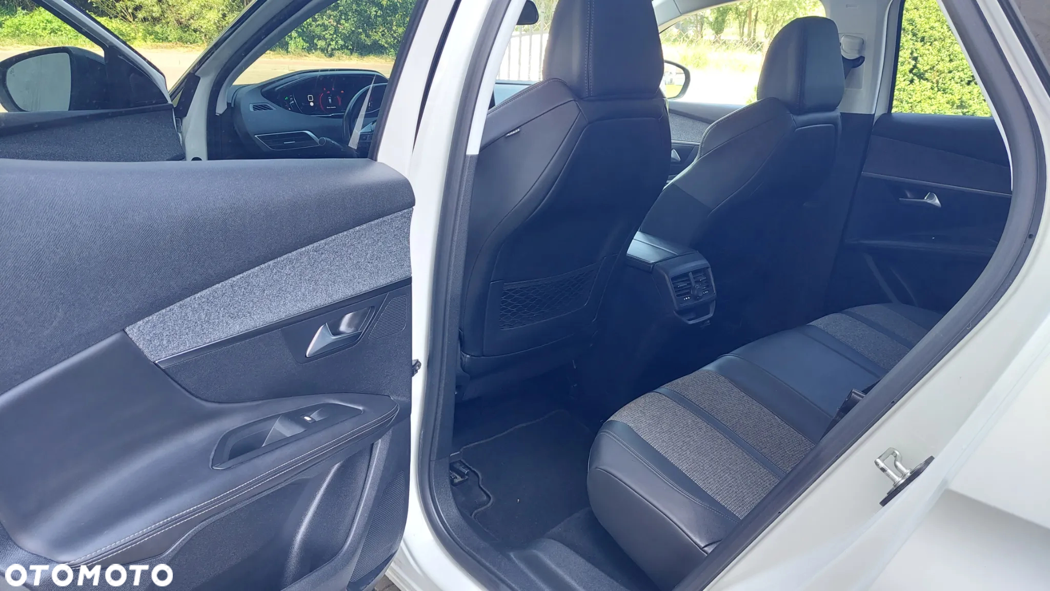 Peugeot 3008 1.2 PureTech Access S&S - 23