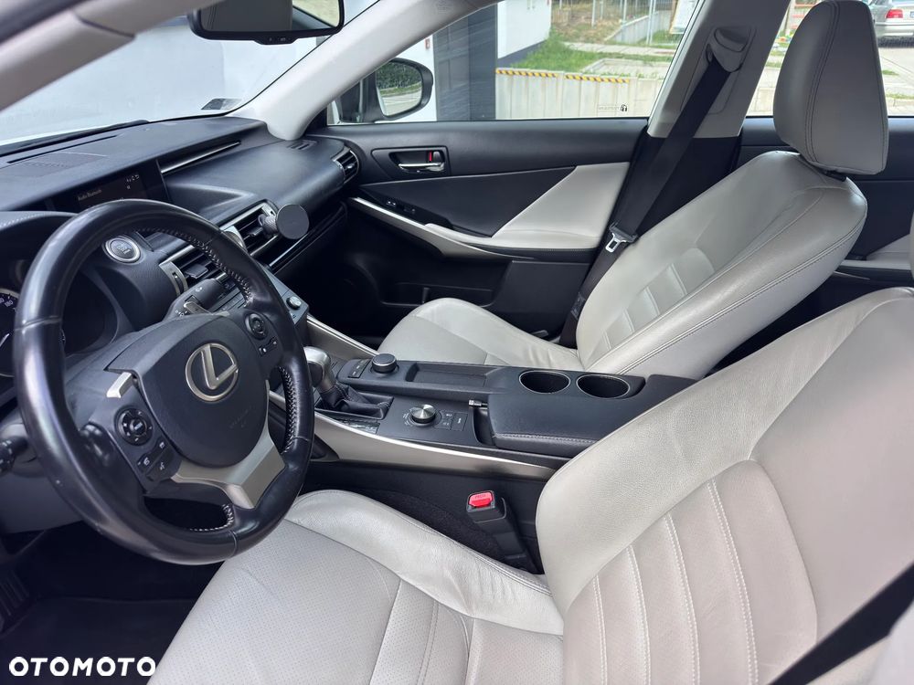 Lexus IS 200t / 300 Black - 9