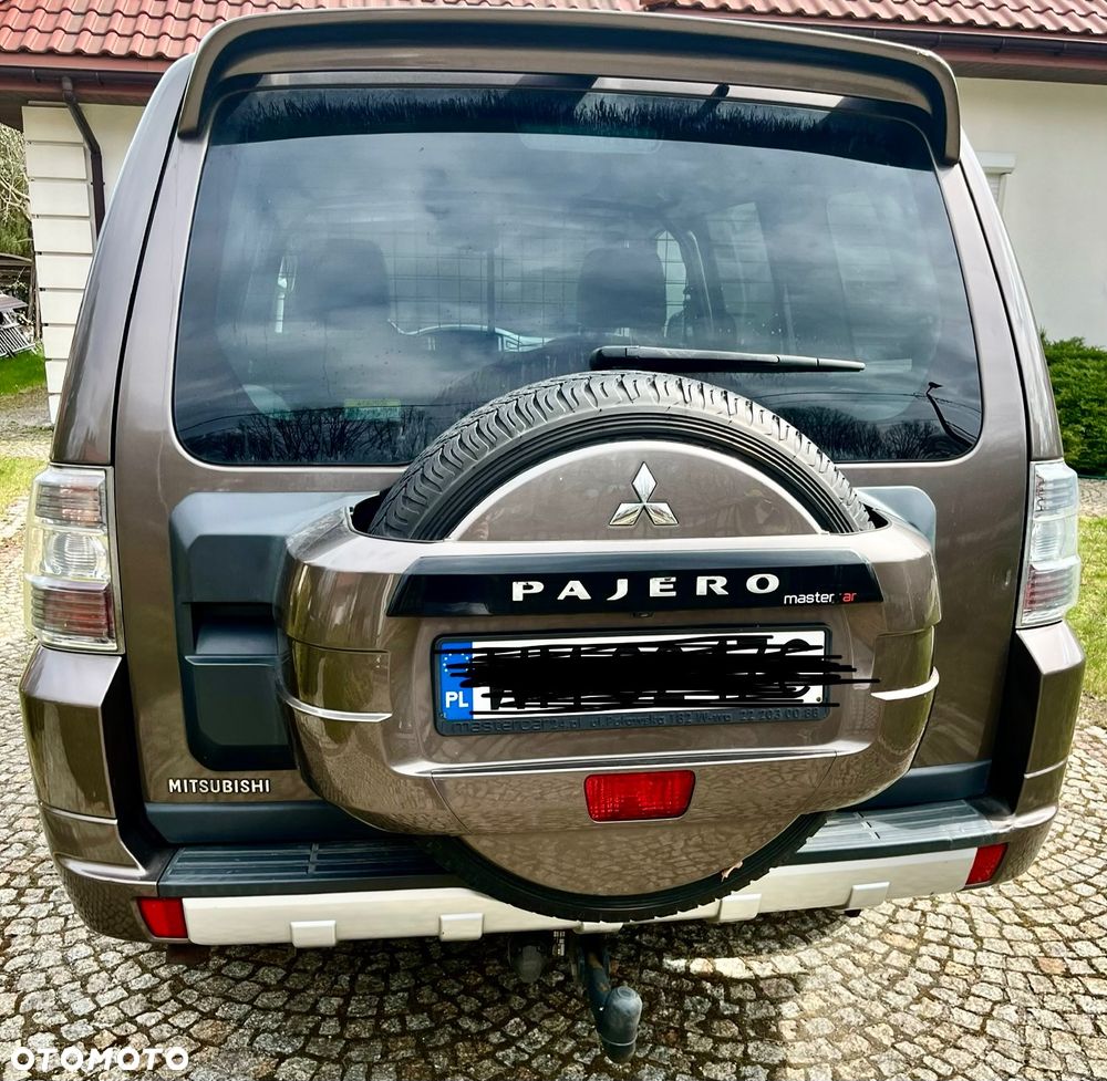 Mitsubishi Pajero - 4