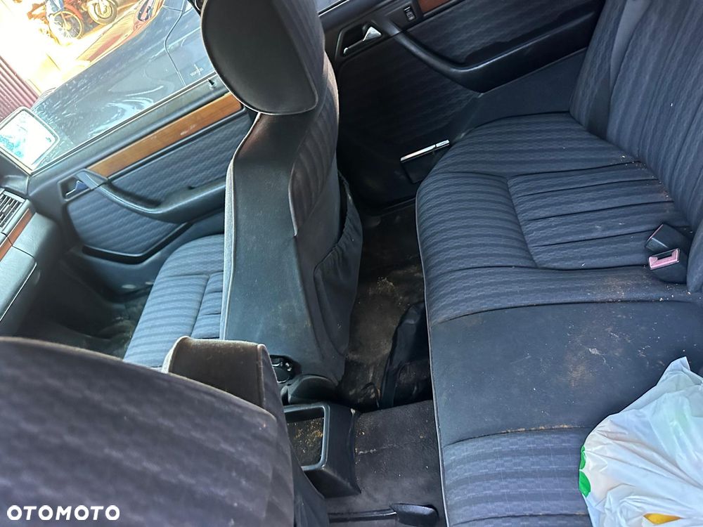 Mercedes-Benz W124 (1984-1993) - 17